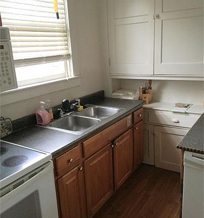 3rd image of 534 Scott Ave