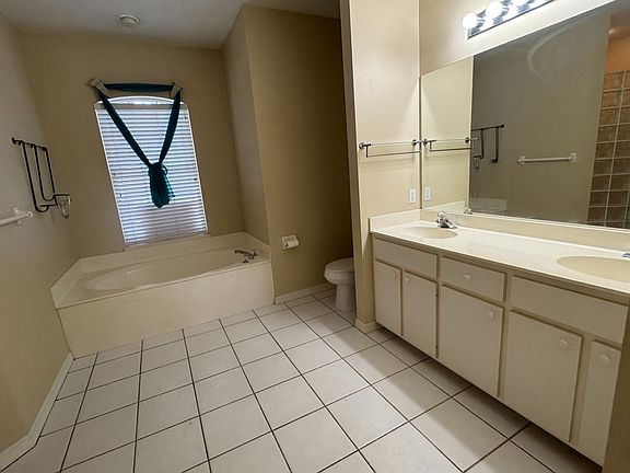 3rd image of 4509 30th Ln E