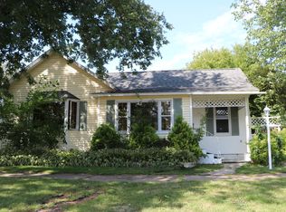 904 8th Ave, Menominee, MI 49858