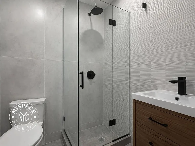 350 Hoyt St #408 — Photo 5