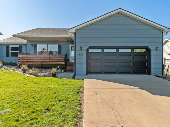808 Ridgeview St, Belle Fourche, SD 57717
