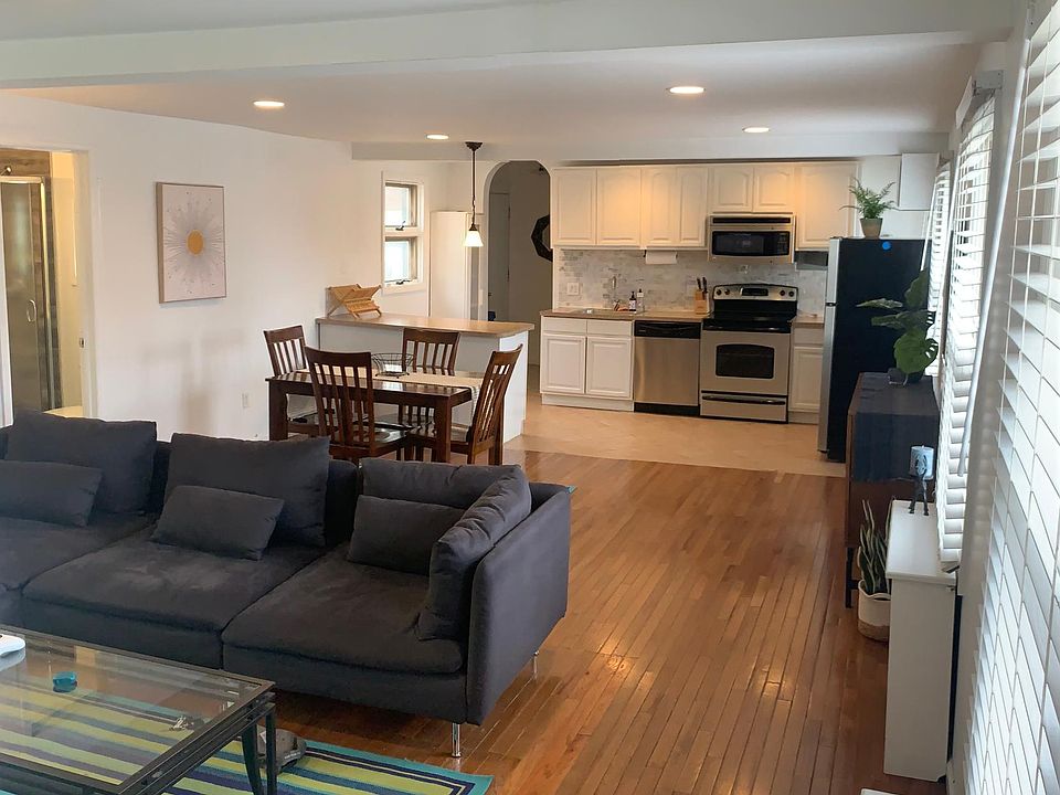 1st image of 144 Palisade St #B