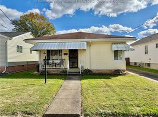 456 18th St, Dunbar, WV 25064