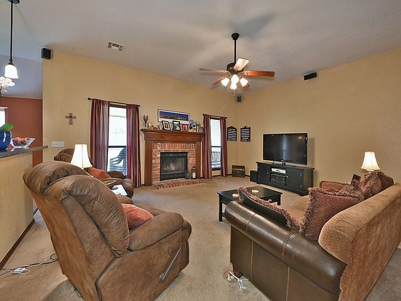 5th image of 6621 NW 135th St