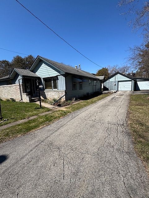 1st image of 3906 Alexandra Rd