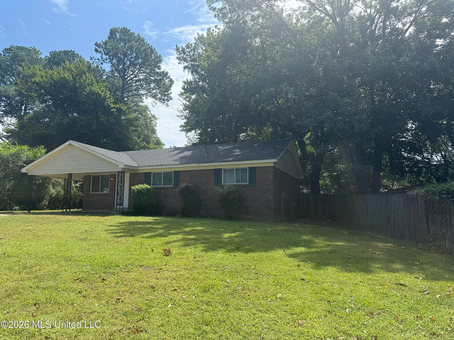 4 bed, 1.5 bath, 1231 sqft, $1,450 — Photo 2