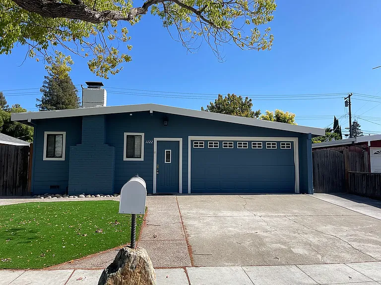 1122 Myrtle Dr — Photo 2