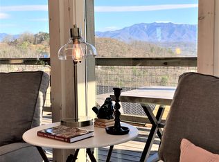 2020 Starr Crest Dr, Sevierville, TN 37876