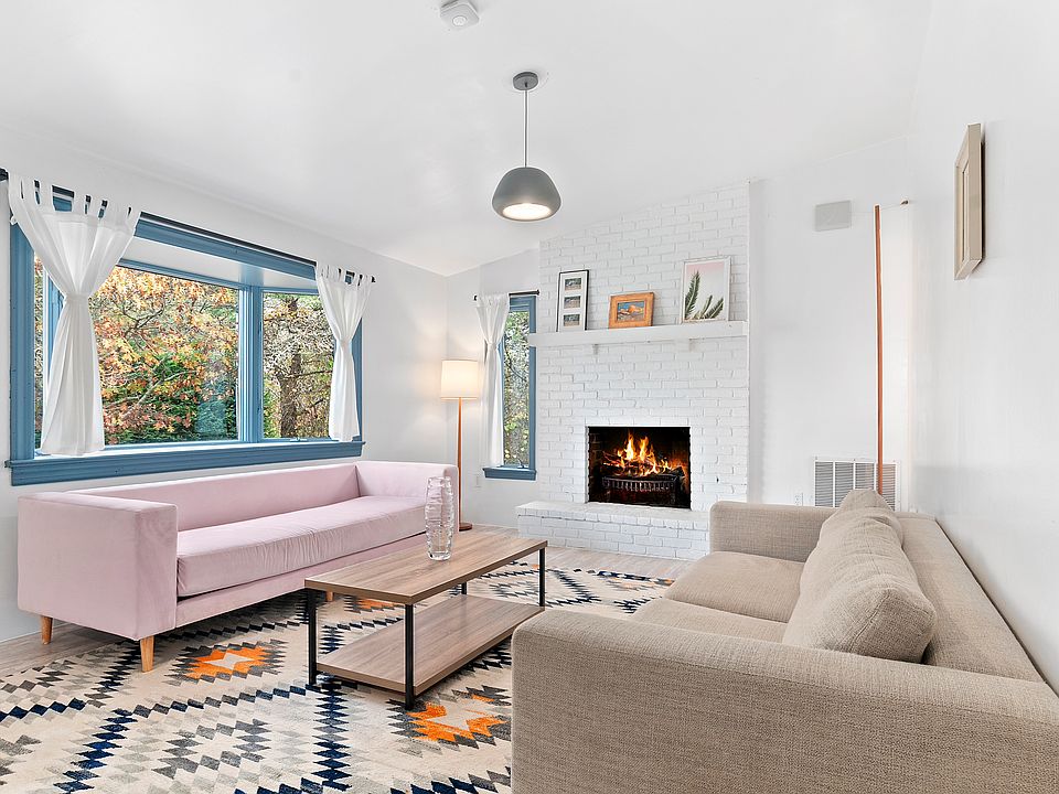 1st image of 63 Bay View Ave