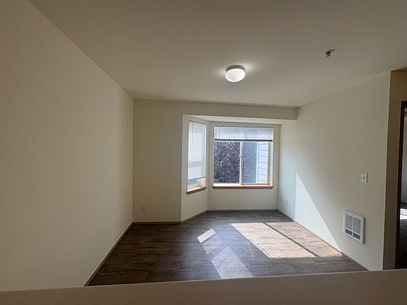 5th image of 4000 Northwest Ave #302