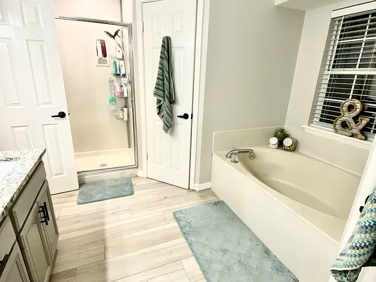 3210 Le Oaks Dr — Photo 9