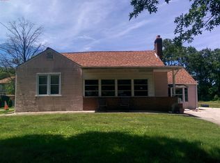 586 Meetinghouse Rd, Upper Chichester, PA 19061