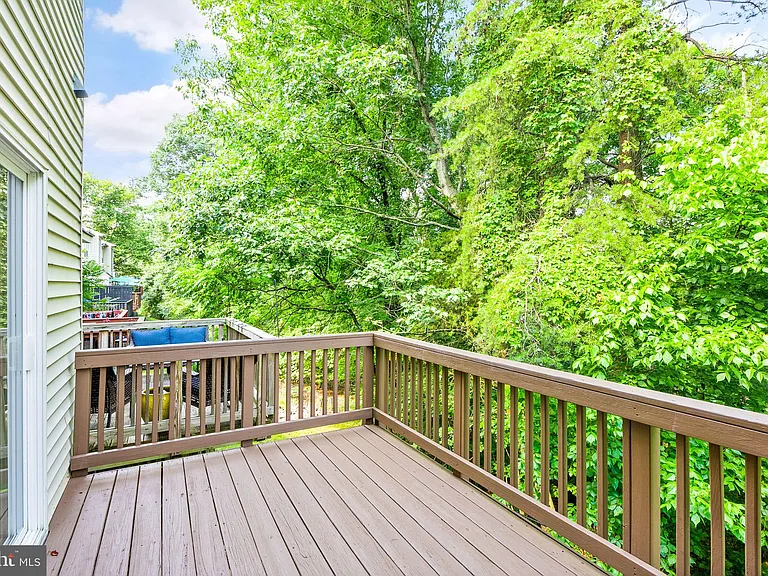 10032 Moxleys Ford Ln — Photo 16