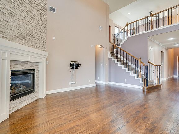 2nd image of 108 Spear Ct