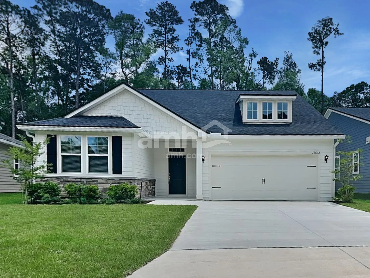 5 bed, 3.0 bath, 2215 sqft, $2,800 — Photo 1