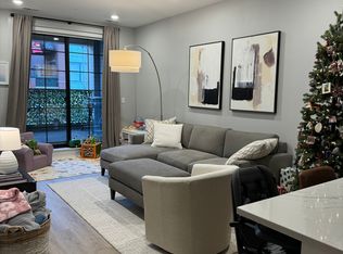 3113 N Lincoln Ave #201, Chicago, IL 60657