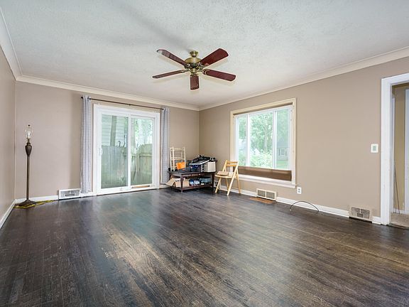 2nd image of 1419 Waverly Dr