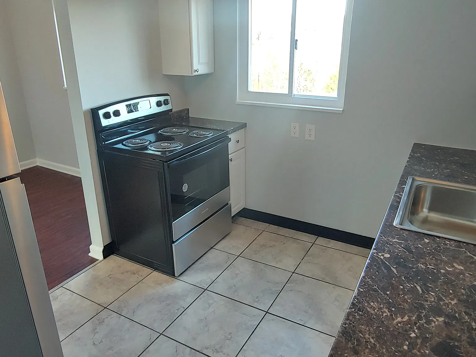 2 bed, 950 sqft, $1,025 — Photo 2