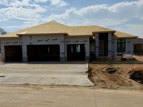 9815 Cumberland Dr, Papillion, NE 68046