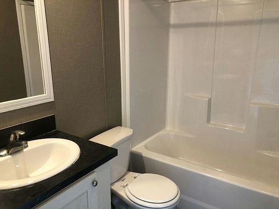 5th image of 1865 Marquette Ave #204