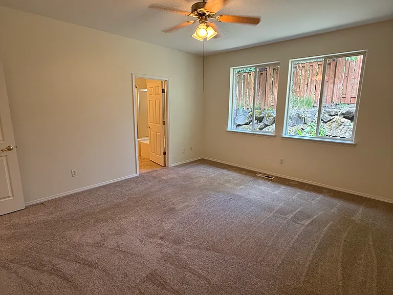 10669 SW Adele Dr — Photo 20