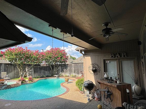 4th image of 4107 Rainsong Dr