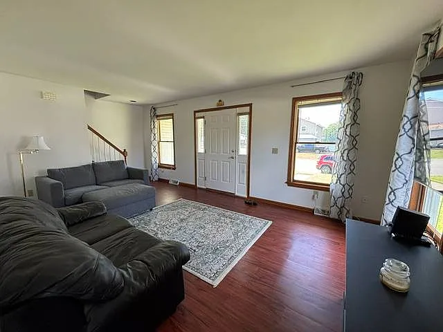 2 bed, 1.5 bath, $2,400 — Photo 2