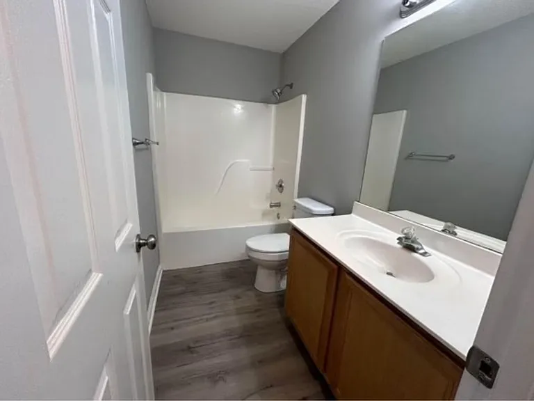 707 Stillwater Dr — Photo 7