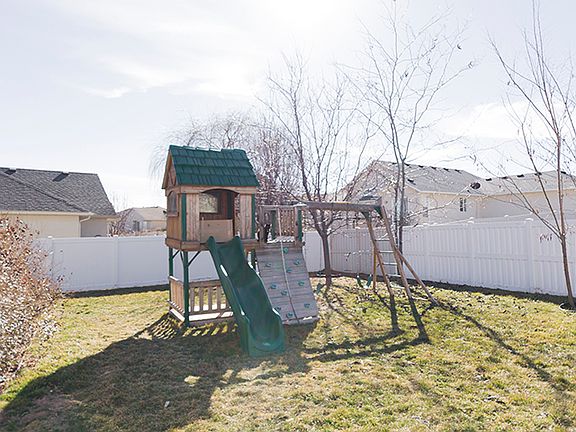 3rd image of 5089 W Holly Lily Ln