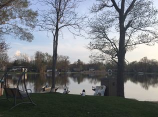9531 Mandon Rd, White Lake, MI 48386