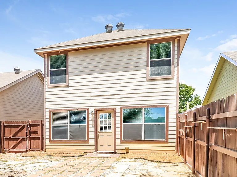 1456 Pine Ln — Photo 17