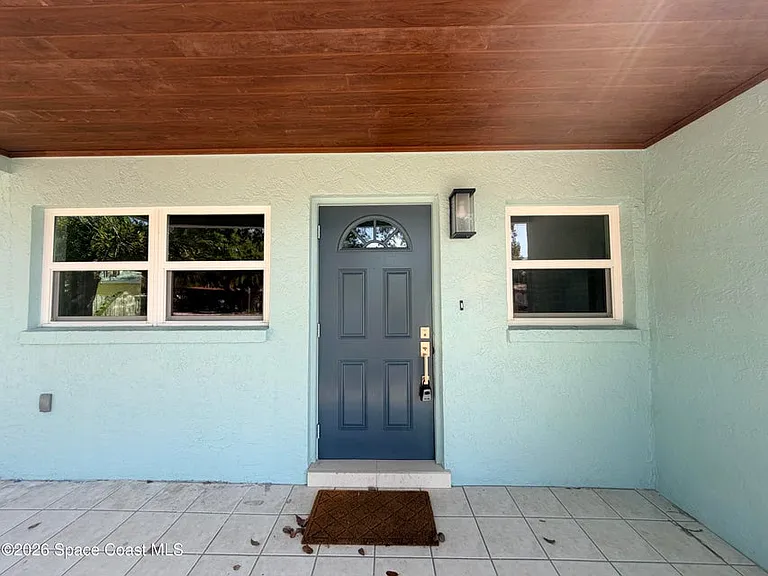 143 Grant Ave — Photo 2