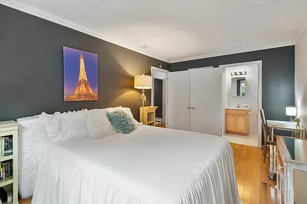 Sold by Nest Seekers International | media 9