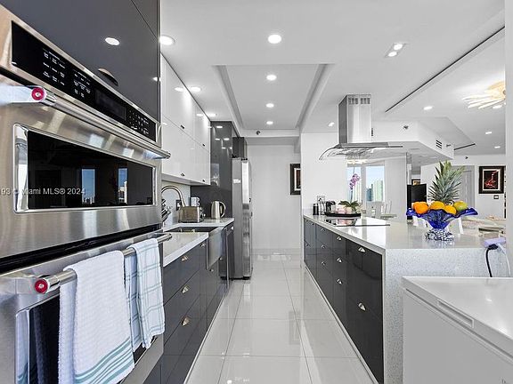 2nd image of 1000 W Island Blvd APT 1606