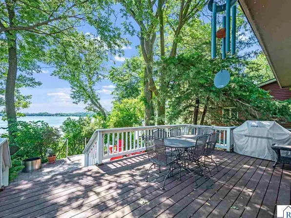 3746 Sioux Ln, Madison Lake, MN 56063
