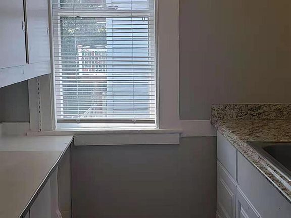 4th image of 29 Essex St Floor 2
