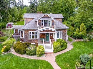 9726 NE Pine St, Bainbridge Island, WA 98110