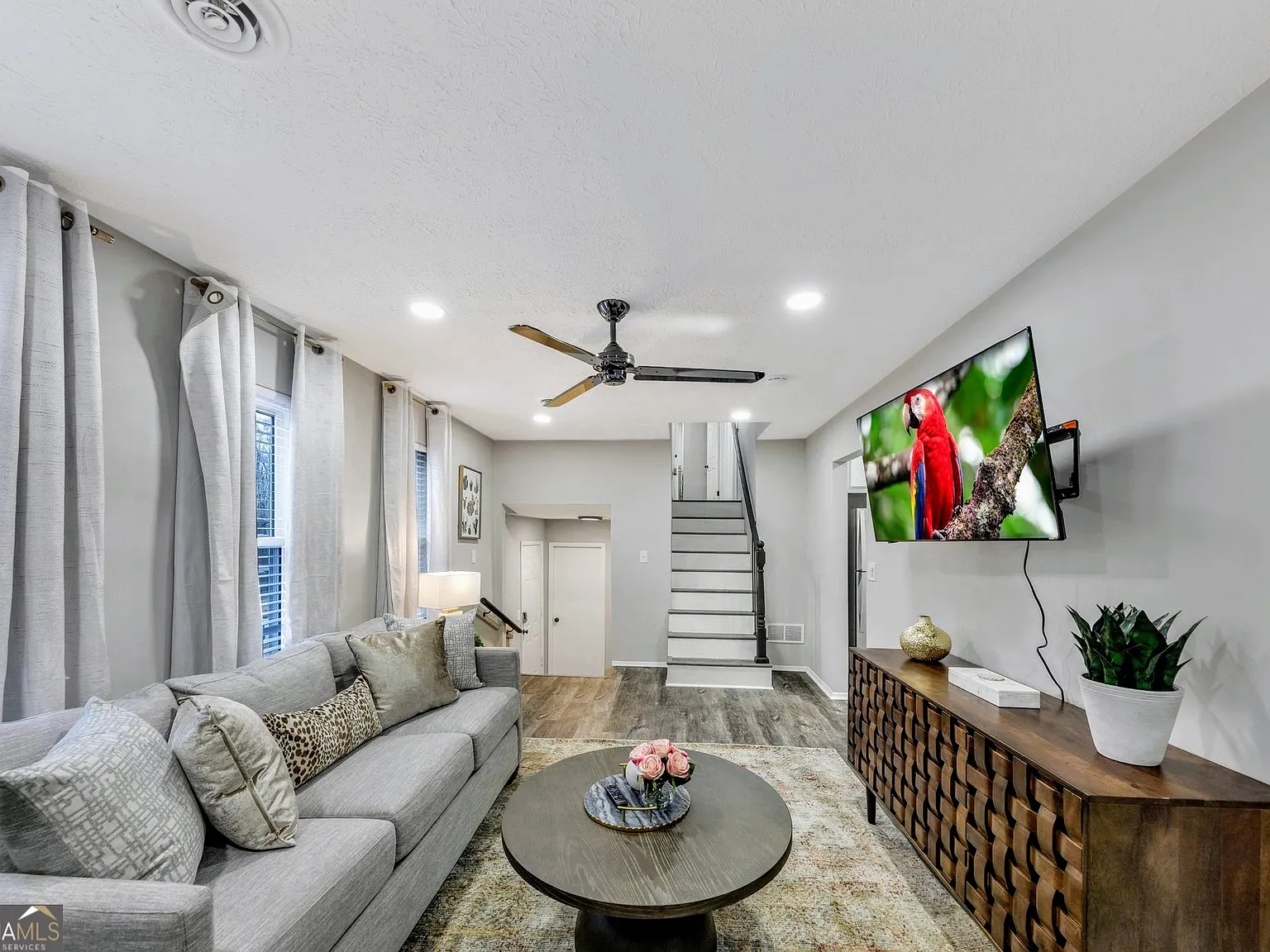 4 bed, 2.0 bath, 1482 sqft, $4,600 — Photo 1