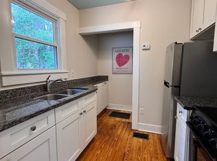 1880 Maryland Ave, Savannah, GA 31404