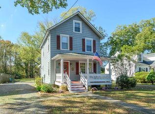 246 James Ln, Weems, VA 22576