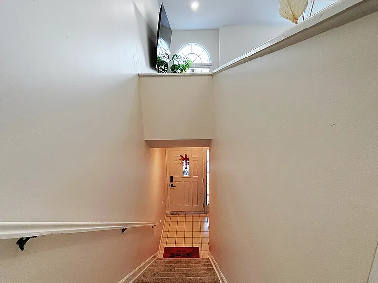 240-52 Oak Park Dr — Photo 8