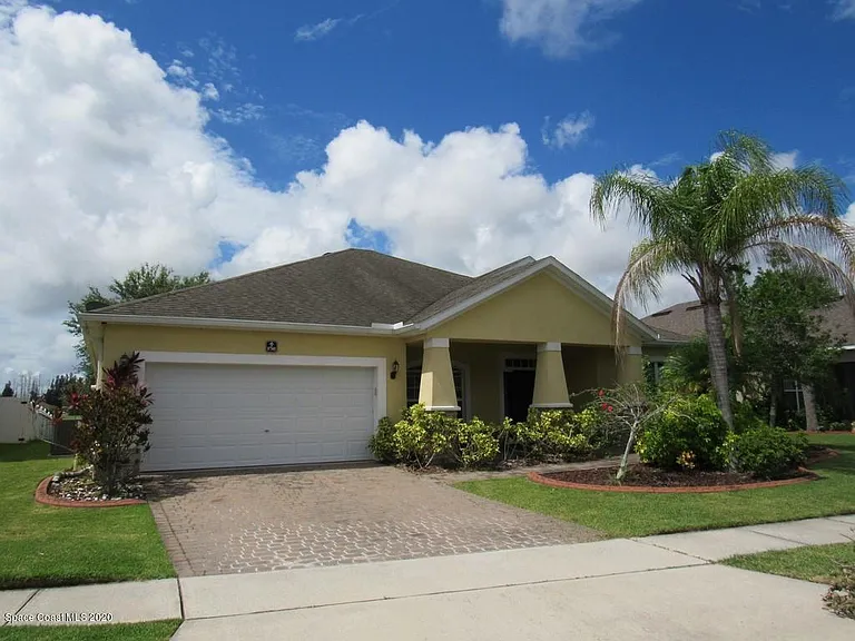 1741 Bridgeport Cir — Photo 1