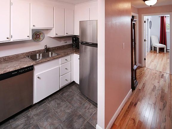 5th image of 79 Fountain Ln APT 10