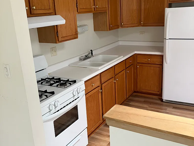 5026 Suffield Ct #3D — Photo 5