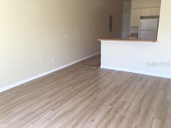 5th image of 1909 Leafland Ave