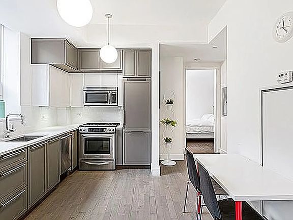 4th image of 416 W 52nd St APT 511