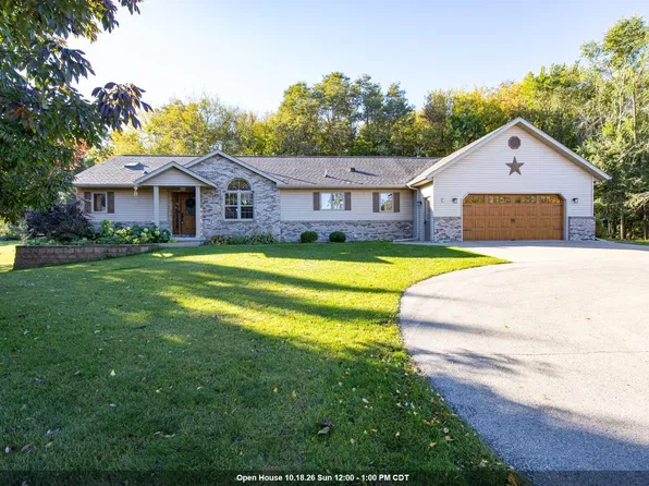 207 W Clark St, Weyauwega, WI 54983