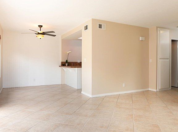 1620 Parrot Ct-004-014-LivingDining Room
