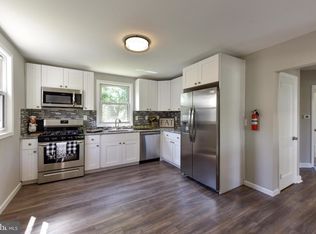 3 Station Ave, Somerdale, NJ 08083