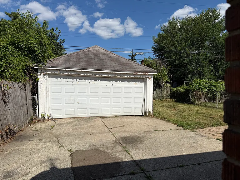 16840 Biltmore St — Photo 8